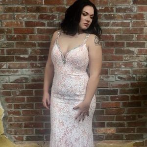 Never worn. Only tried on.